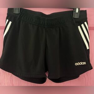 Adidas climalite athletic short with elastic waist and pin stripes!